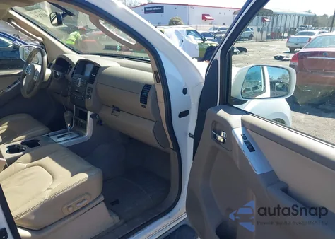 2012 Nissan Pathfinder Silver z USA, uszkodzony, nr VIN 5N1AR1NN6CC627966